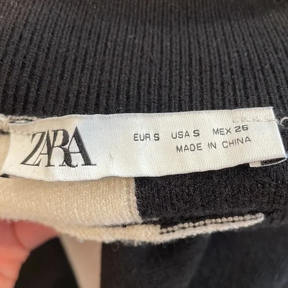 Zara Color Block Turtleneck Sweater - Picture 3 of 3